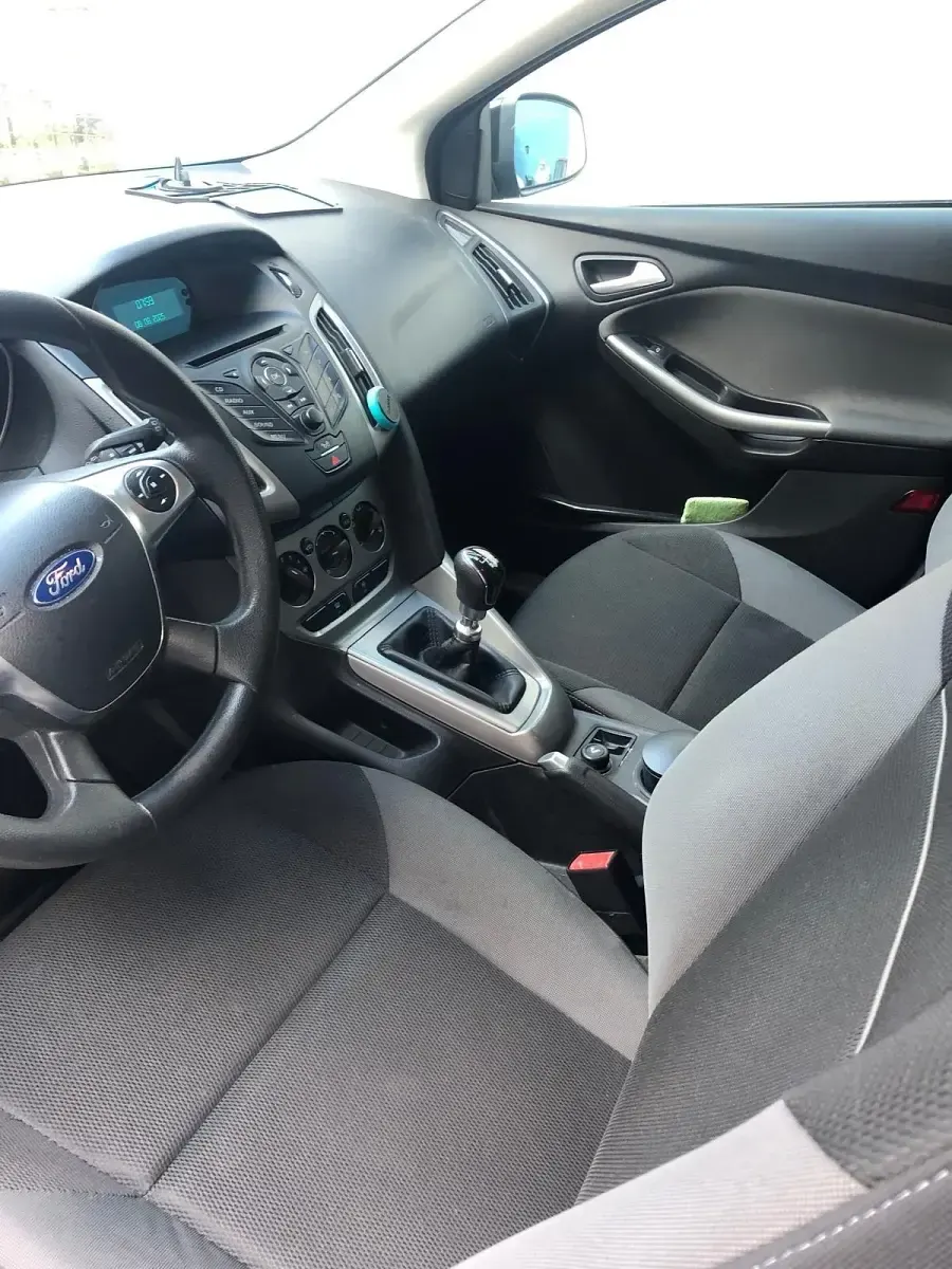 Używany Ford Focus 125 KM (91 kW) 2013 Czarny Kombi