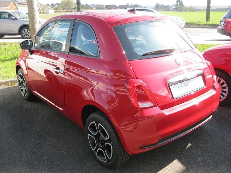 Gebraucht Fiat 500 Basis 69 PS (50 kW) 2023 Passione rot Kleinwagen