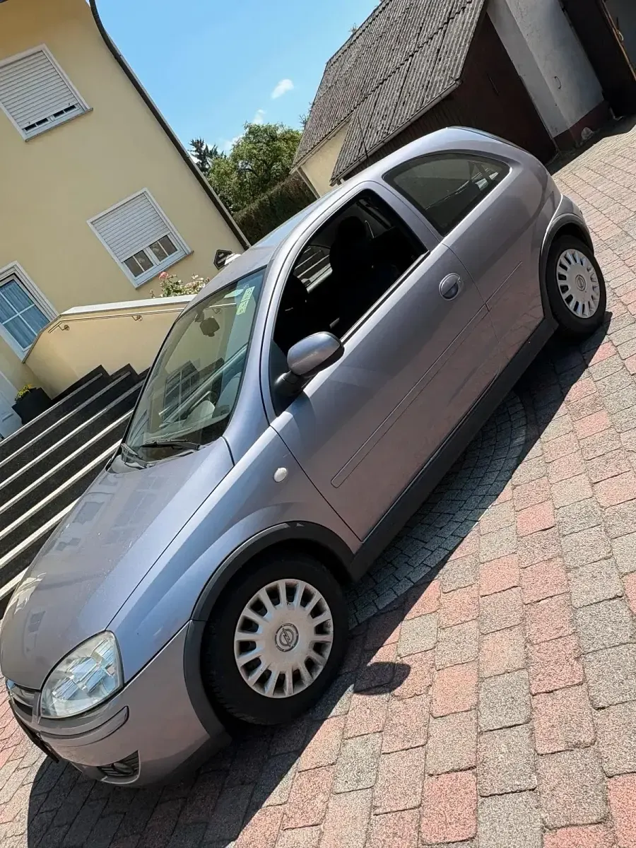 Gebraucht Opel Corsa 80 PS (58 kW) 2005 Violet Kleinwagen