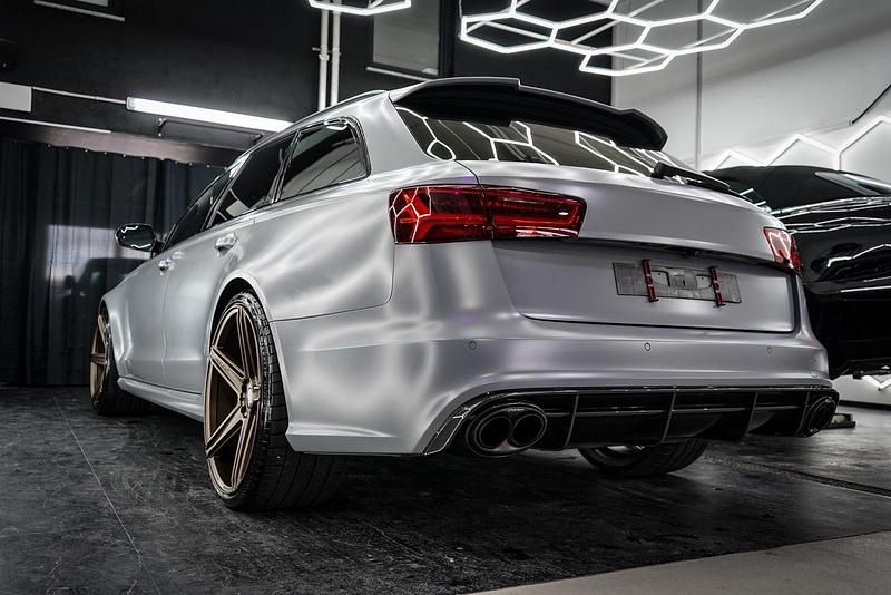 Grau Gebraucht 2017 Audi RS6 Exclusive Kombi | 72.250 € (Fairer Preis) - Bild 1/4