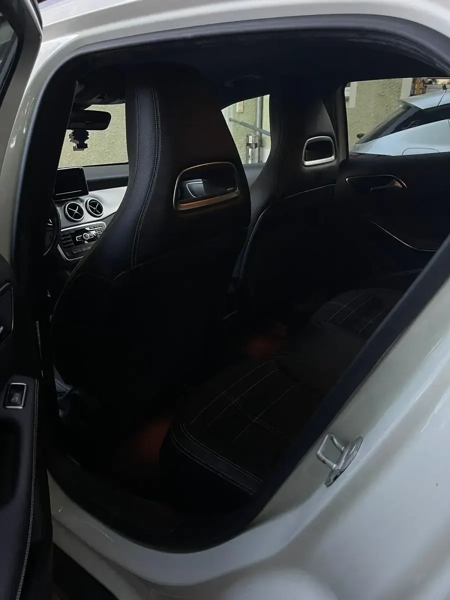Gebraucht Mercedes GLA200 136 PS (100 kW) 2015 Weiß SUV