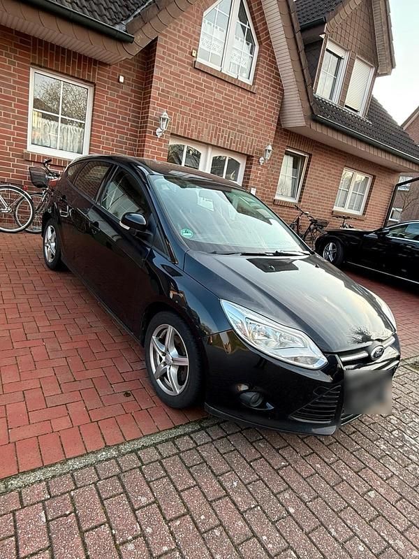 Gebraucht Ford Focus 116 PS (85 kW) 2011 Schwarz Kombi
