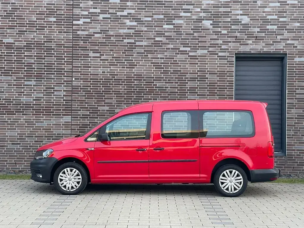 Używany VW Caddy 150 KM (110 kW) 2016 Czerwony Minivan