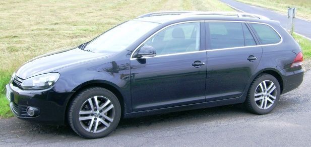 Schwarz metallic Gebraucht 2010 VW Golf VI Comfortline Kombi | 13.500 € - Bild 1/4