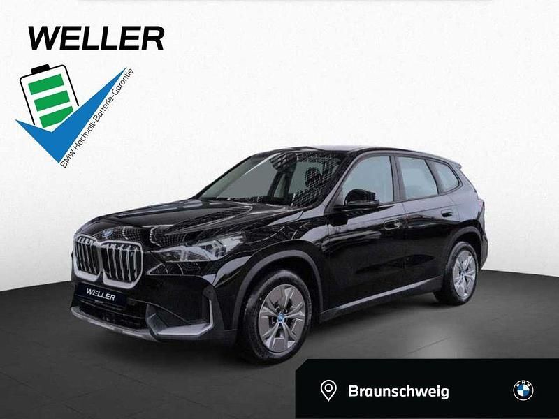 Schwarz ii (schwarz) Gebraucht 2023 BMW iX1 Performance SUV | 33.990 € (Guter Preis) - Bild 1/3