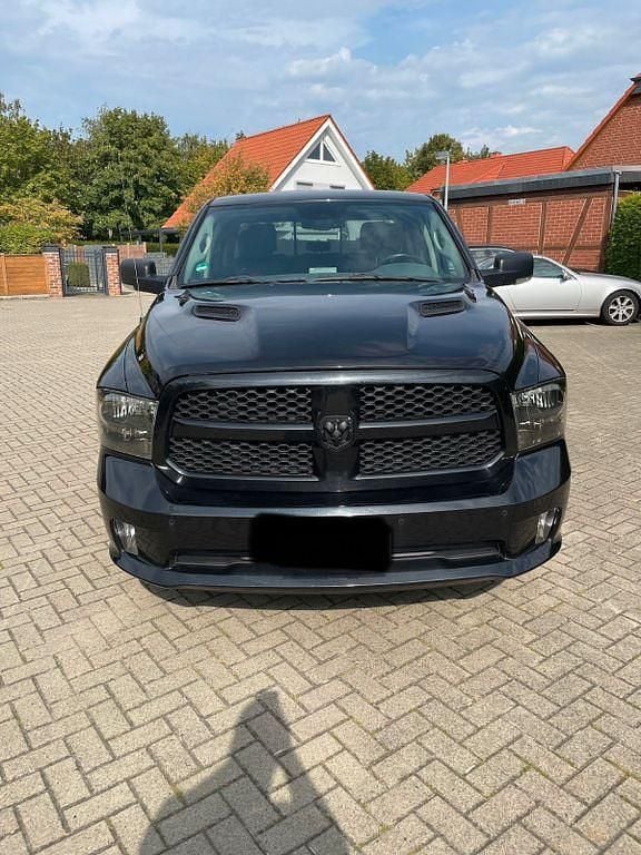 Schwarz Gebraucht 2018 Dodge Ram Abholung | 33.500 € (Superpreis) - Bild 1/4