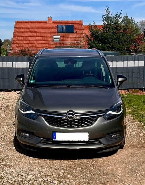 Grau Gebraucht 2017 Opel Zafira Tourer Innovation Van / Kleinbus | 13.600 € (Guter Preis) - Bild 1/4