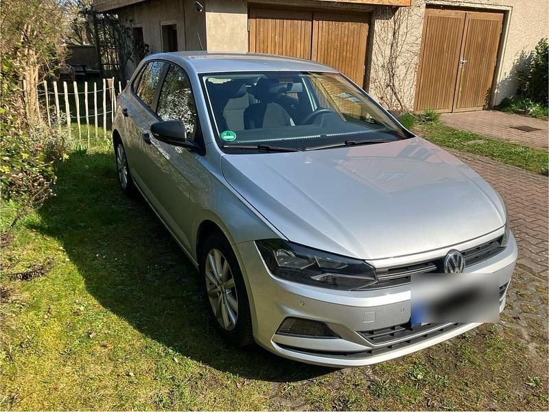Silber Gebraucht 2018 VW Polo Kleinwagen | 8.500 € (Superpreis) - Bild 1/4
