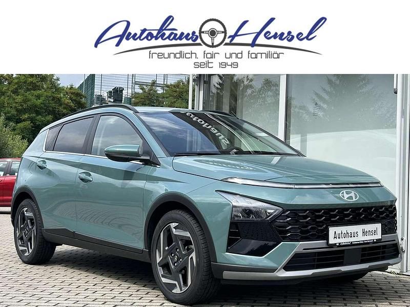 Mangrove green Gebraucht 2024 Hyundai Bayon Prime SUV | 22.990 € (Teuer) - Bild 1/4