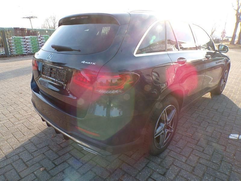 Gebraucht Mercedes GLC220 AMG line 194 PS (142 kW) 2022 Blau SUV