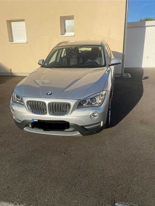 Silber Gebraucht 2013 BMW X1 SUV | 10.500 € - Bild 1/4