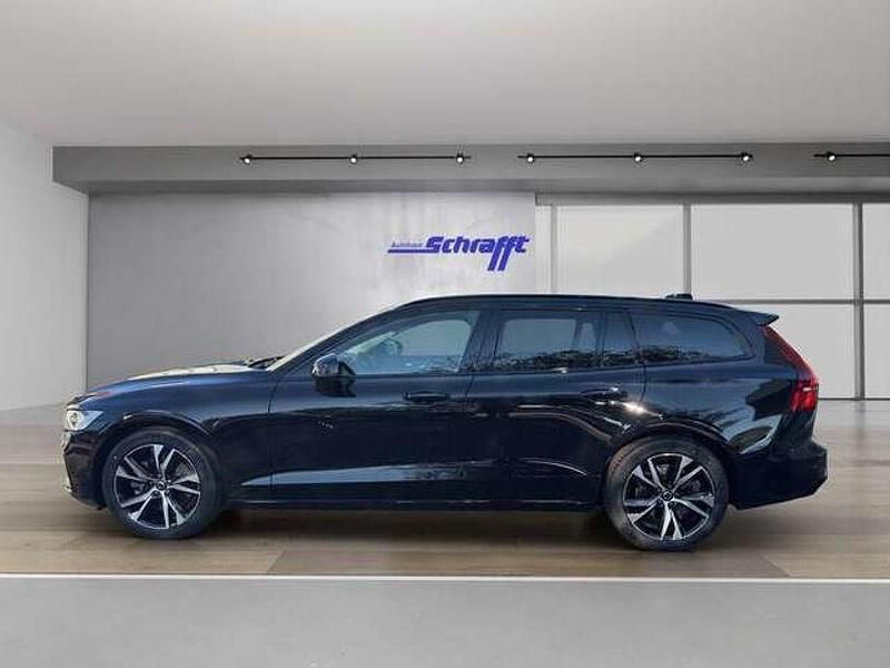 Gebraucht Volvo V60 Plus 197 PS (144 kW) 2025 Onyx black / metallic Kombi