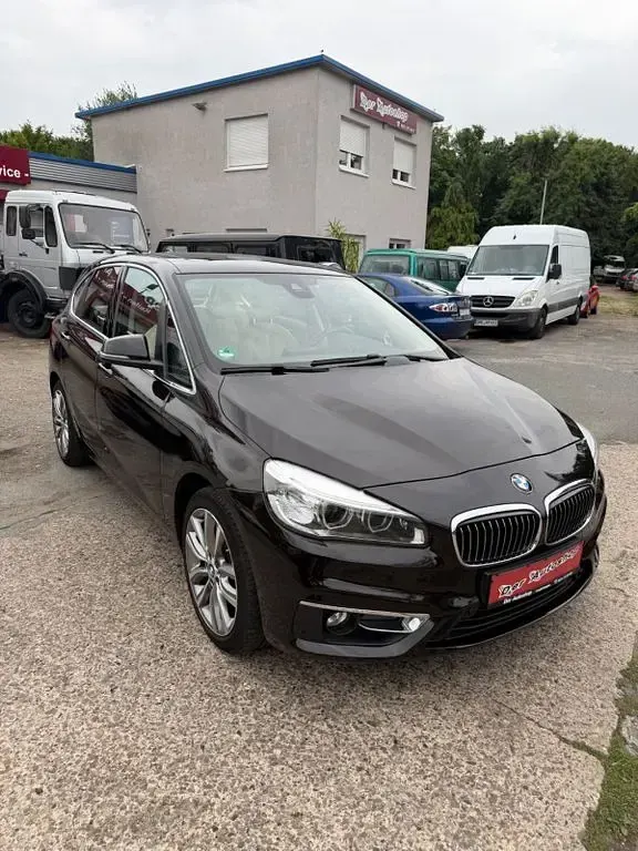 Gebraucht BMW 220 Active Tourer 192 PS (141 kW) 2016 Braun Van / Kleinbus