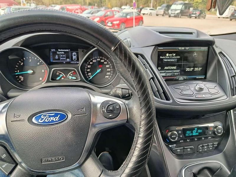 Gebraucht Ford Kuga Titanium 150 PS (110 kW) 2016 SUV