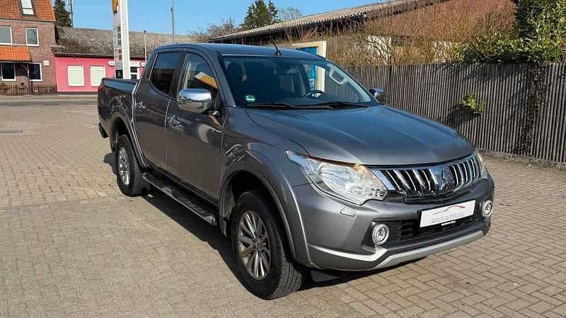 Gebraucht Mitsubishi L200 Plus 181 PS (133 kW) 2016 Grau Pickup