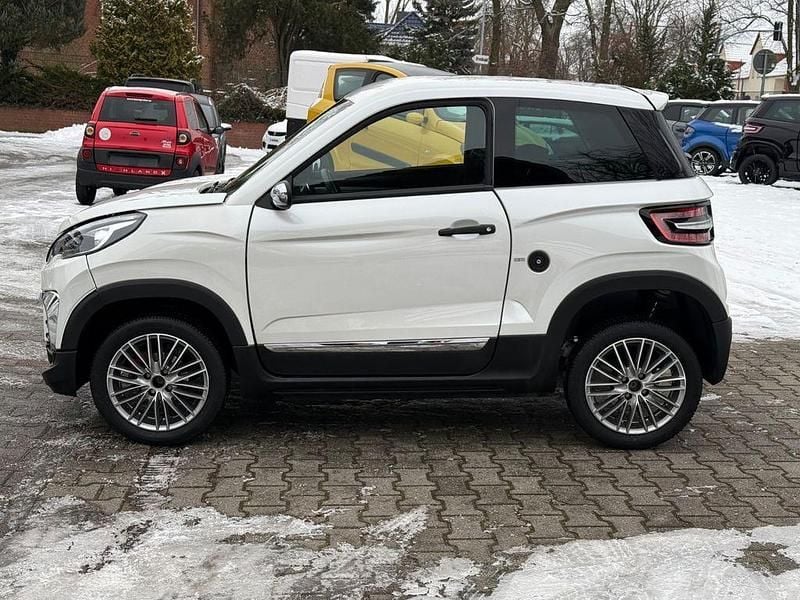 Second-hand Ligier JS60 2023 Alb Hatchback