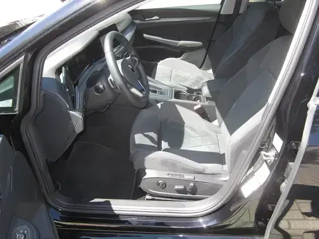 Gebraucht VW Golf VIII Style 150 PS (110 kW) 2021 Schwarz Limousine