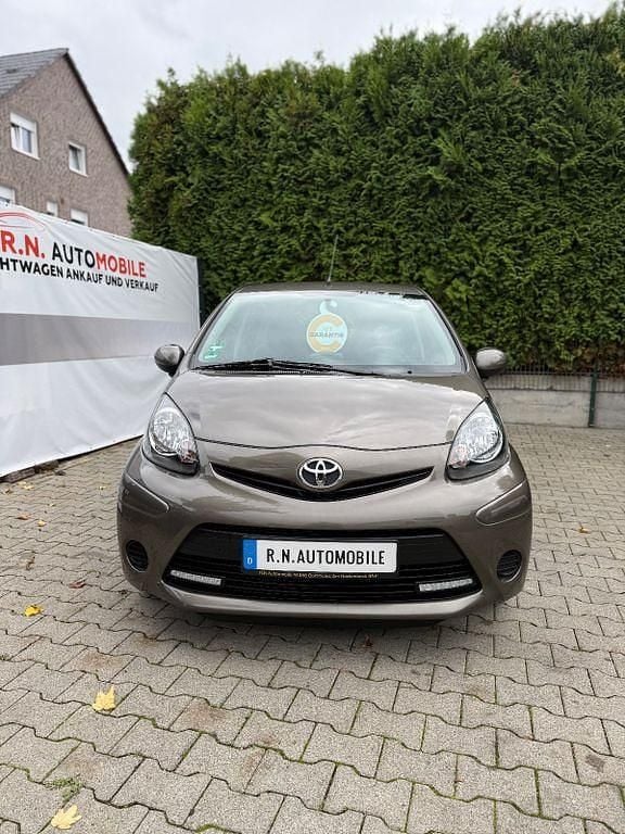 Gebraucht Toyota Aygo Cool 68 PS (50 kW) 2013 Braun Kleinwagen