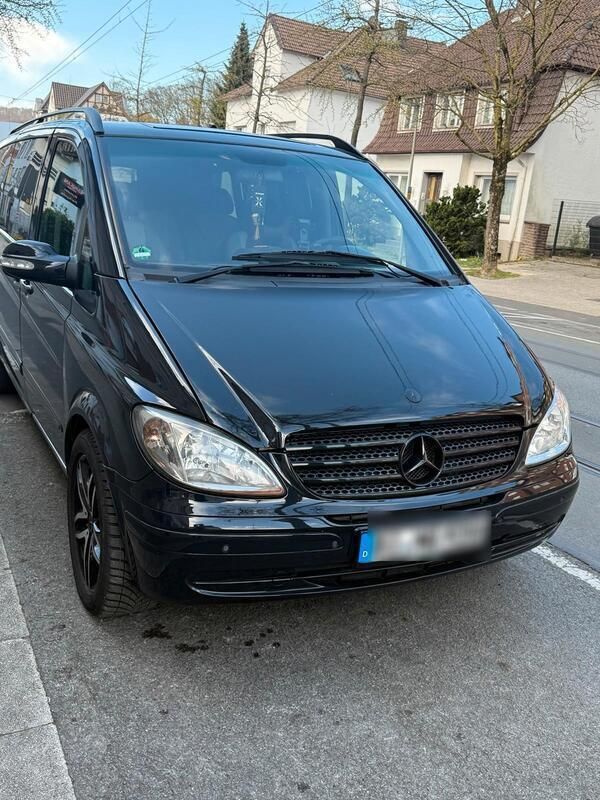 Schwarz Gebraucht 2004 Mercedes Viano Van / Kleinbus | 6.300 € (Etwas zu teuer) - Bild 1/4