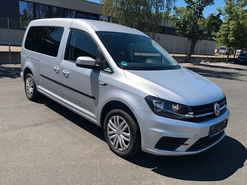 Silber Gebraucht 2017 VW Caddy Maxi Trendline Van / Kleinbus | 15.300 € (Teuer) - Bild 1/4