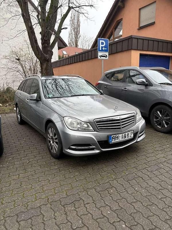 Gebraucht Mercedes C180 156 PS (114 kW) 2012 Grau Kombi