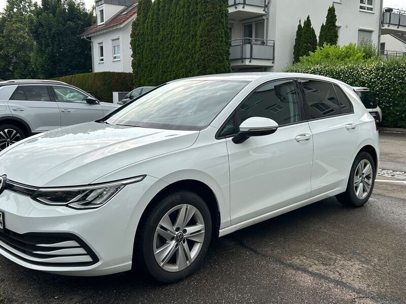 Weiß Gebraucht 2020 VW Golf VIII Life Limousine | 16.250 € (Guter Preis) - Bild 1/4