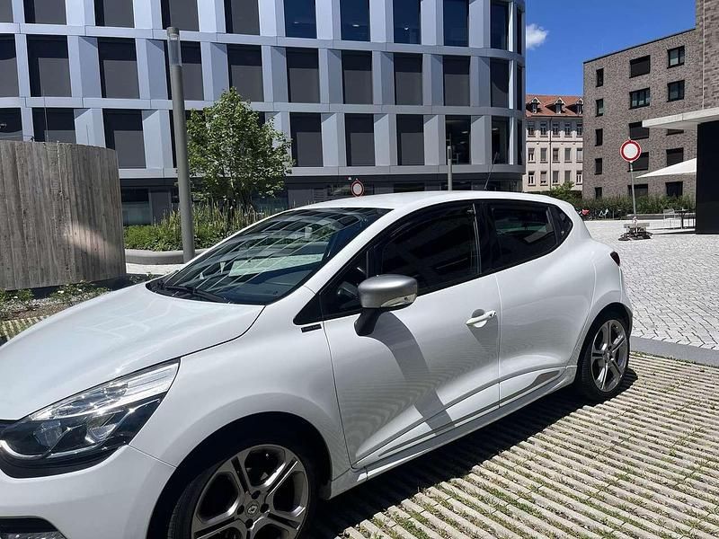 Weiß Gebraucht 2013 Renault Clio IV Initiale Limousine | 9.100 € - Bild 1/4