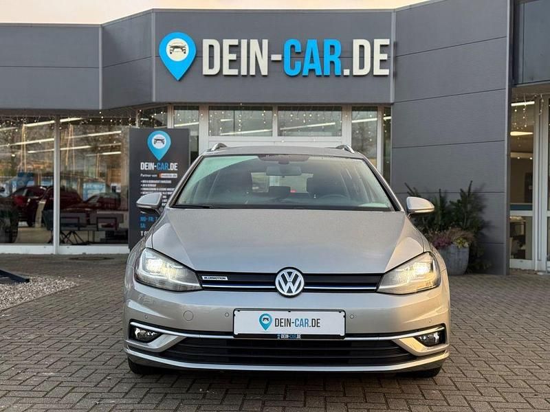 Gebraucht VW Golf VII 131 PS (96 kW) 2018 Silber Kombi