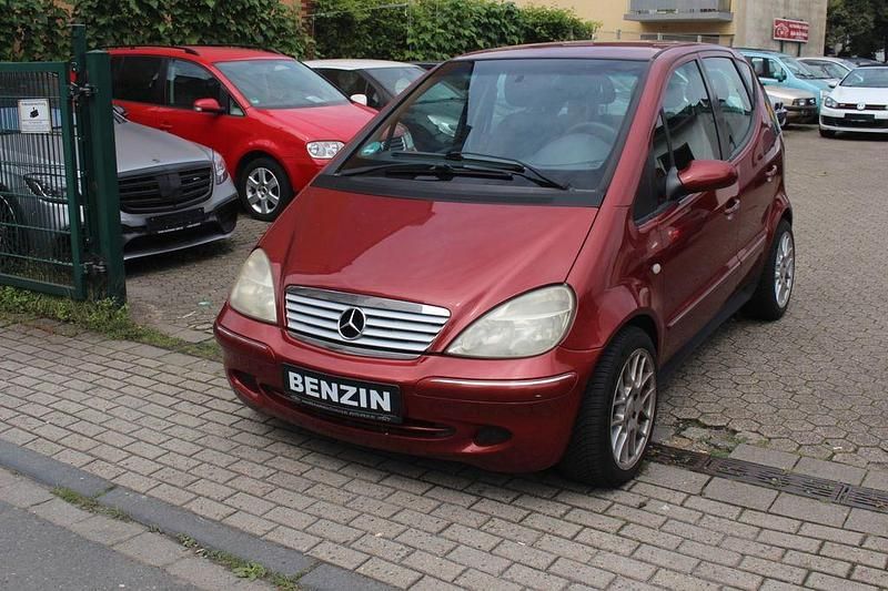 Rot Gebraucht 2001 Mercedes A190 Avantgarde Limousine | 2.850 € (Fairer Preis) - Bild 1/4