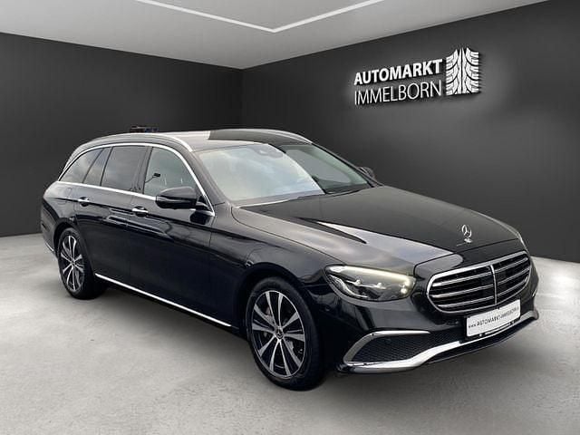 Obsidianschwarz metalliclack Gebraucht 2021 Mercedes E400 Exclusive Kombi | 37.700 € (Superpreis) - Bild 1/4