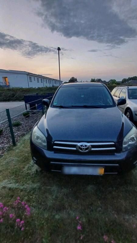 Schwarz Gebraucht 2006 Toyota RAV4 Executive SUV | 1.700 € (Superpreis) - Bild 1/4