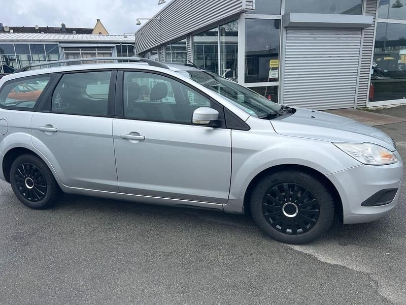 Gebraucht Ford Focus Style 109 PS (80 kW) 2011 Kombi
