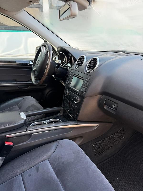 Gebraucht Mercedes ML350 272 PS (200 kW) 2010 Andere farben SUV