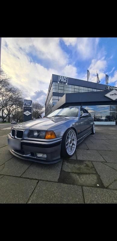 Gebraucht BMW 325 191 PS (140 kW) 1991 Grau Limousine