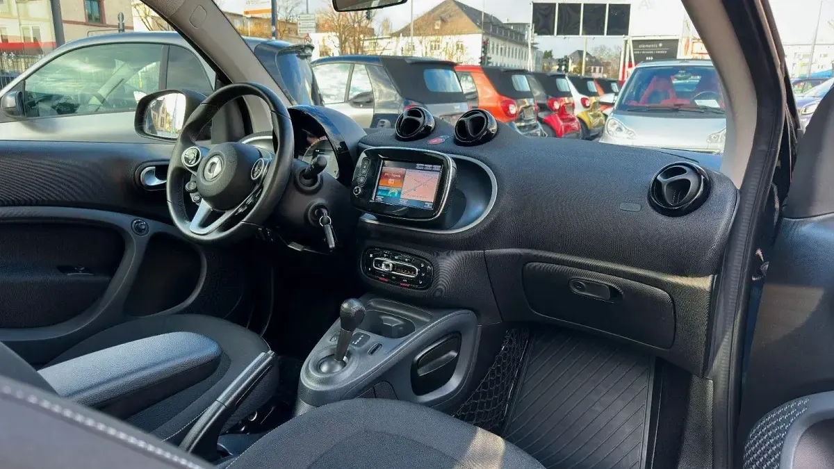 Gebraucht Smart ForTwo Coupé 71 PS (52 kW) 2019 Rot Coupé