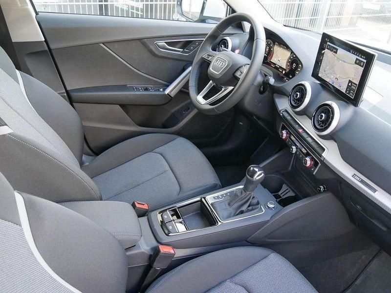 Gebraucht Audi Q2 Advanced Plus 150 PS (110 kW) 2025 Gletscherweiß metallic SUV
