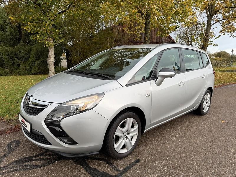 Silber Gebraucht 2014 Opel Zafira Tourer Van / Kleinbus | 6.999 € (Guter Preis) - Bild 1/4