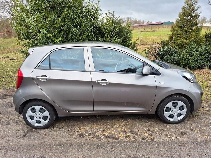 Gebraucht Kia Picanto Edition 7 70 PS (51 kW) 2014 Grau Kleinwagen