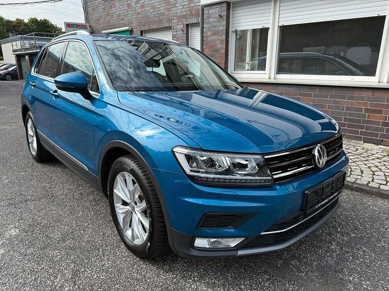 Blau Gebraucht 2016 VW Tiguan Highline SUV | 11.999 € (Superpreis) - Bild 1/4