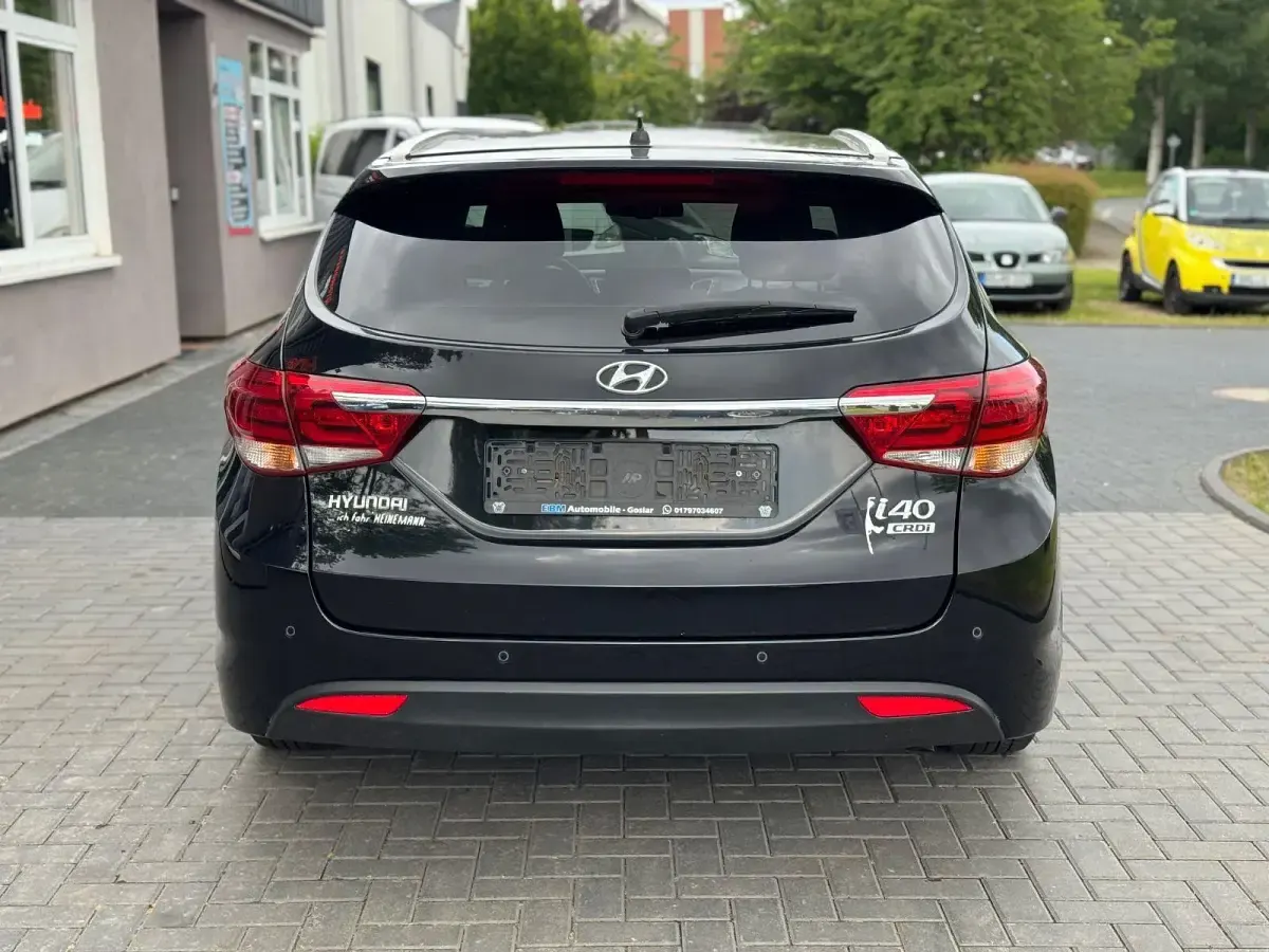 Gebraucht Hyundai i40 Premium 141 PS (103 kW) 2016 Schwarz Kombi