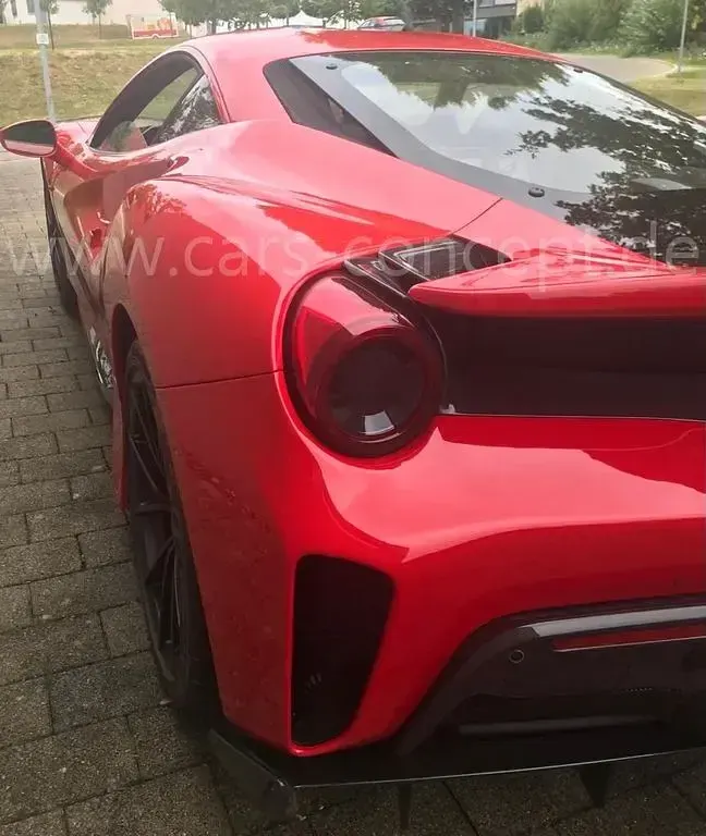 Second-hand Ferrari 488 721 CP (530 kW) 2020 Roșu Cabrio