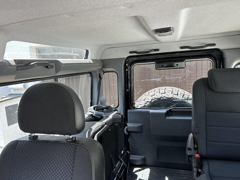 Gebraucht Land Rover Defender 122 PS (89 kW) 2014 Schwarz SUV