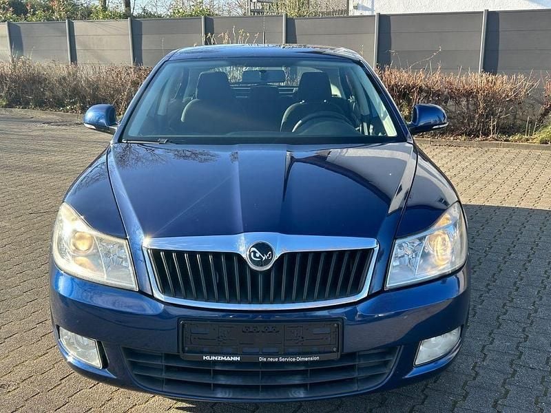Gebraucht Skoda Octavia Ambiente 122 PS (89 kW) 2009 Blau Limousine