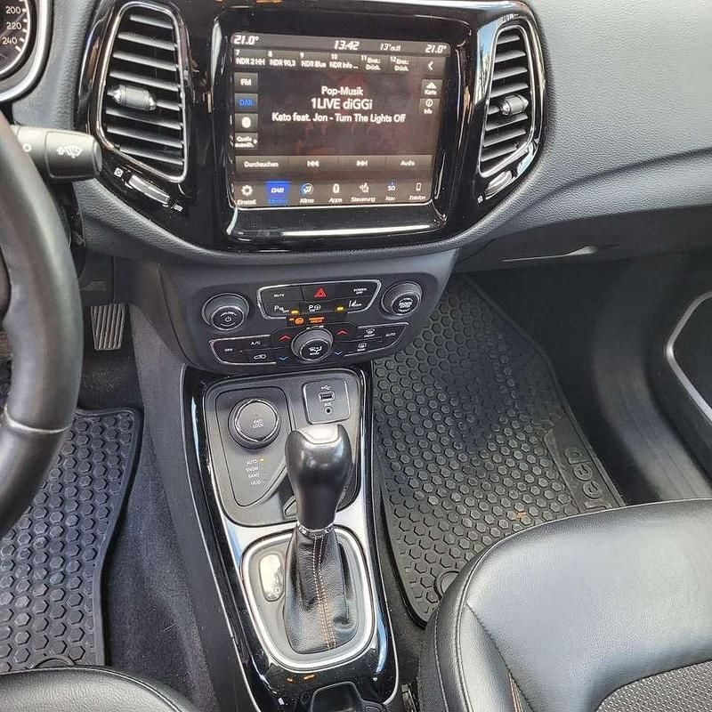 Gebraucht Jeep Compass Limited 170 PS (125 kW) 2019 Schwarz SUV