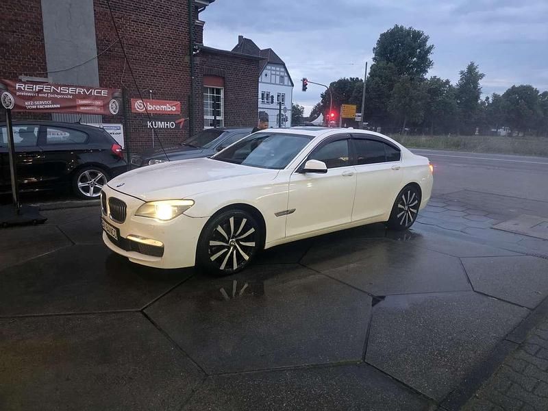 Gebraucht BMW 740 245 PS (180 kW) 2011 Limousine