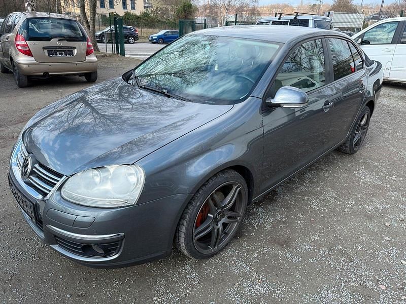 Gebraucht VW Jetta United 122 PS (89 kW) 2009 Grau Limousine