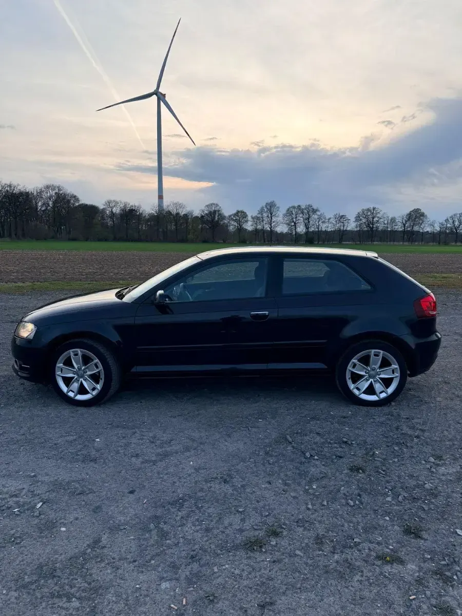 Używany Audi A3 105 KM (77 kW) 2010 Czarny Hatchback