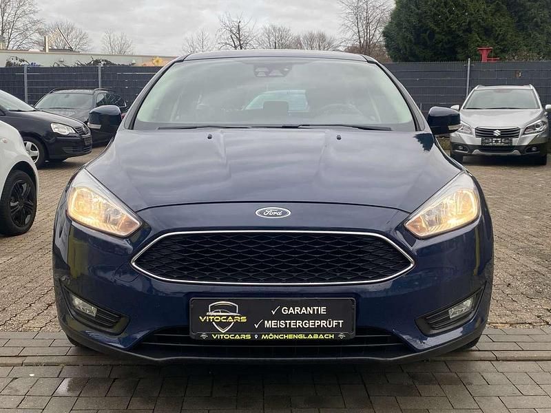 Gebraucht Ford Focus Trend 125 PS (91 kW) 2018 Blazerblau Kombi