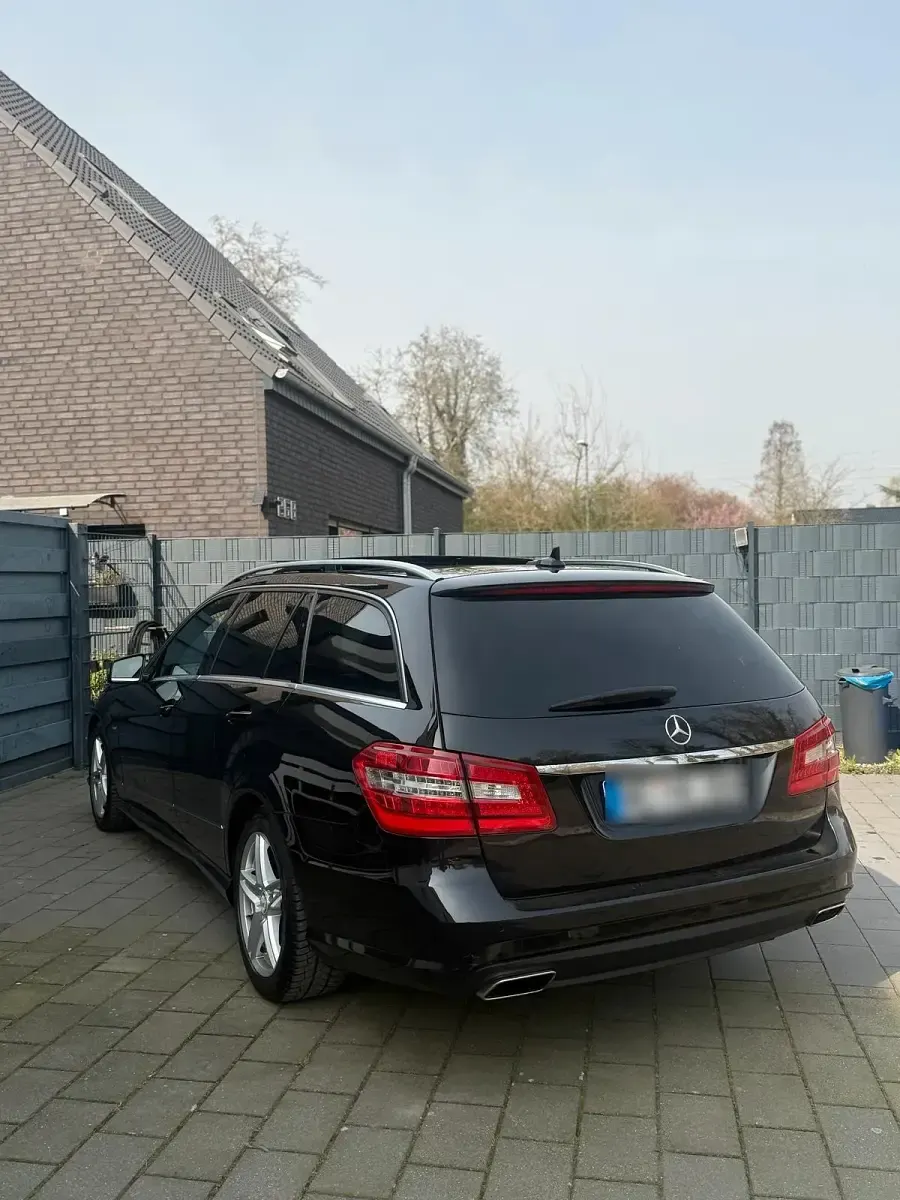 Gebraucht Mercedes E350 AMG 265 PS (194 kW) 2011 Schwarz Kombi