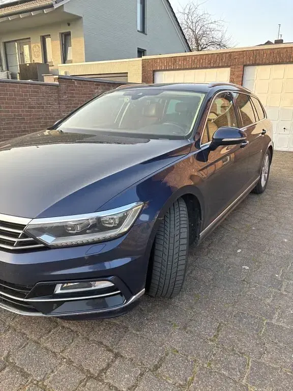 Gebraucht VW Passat R-line 190 PS (139 kW) 2015 Blau Kombi